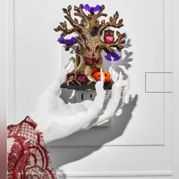 MONSTER TREE NIGHTLIGHT WALLFLOWERS FRAGRANCE PLUG - Picture 2 of 4